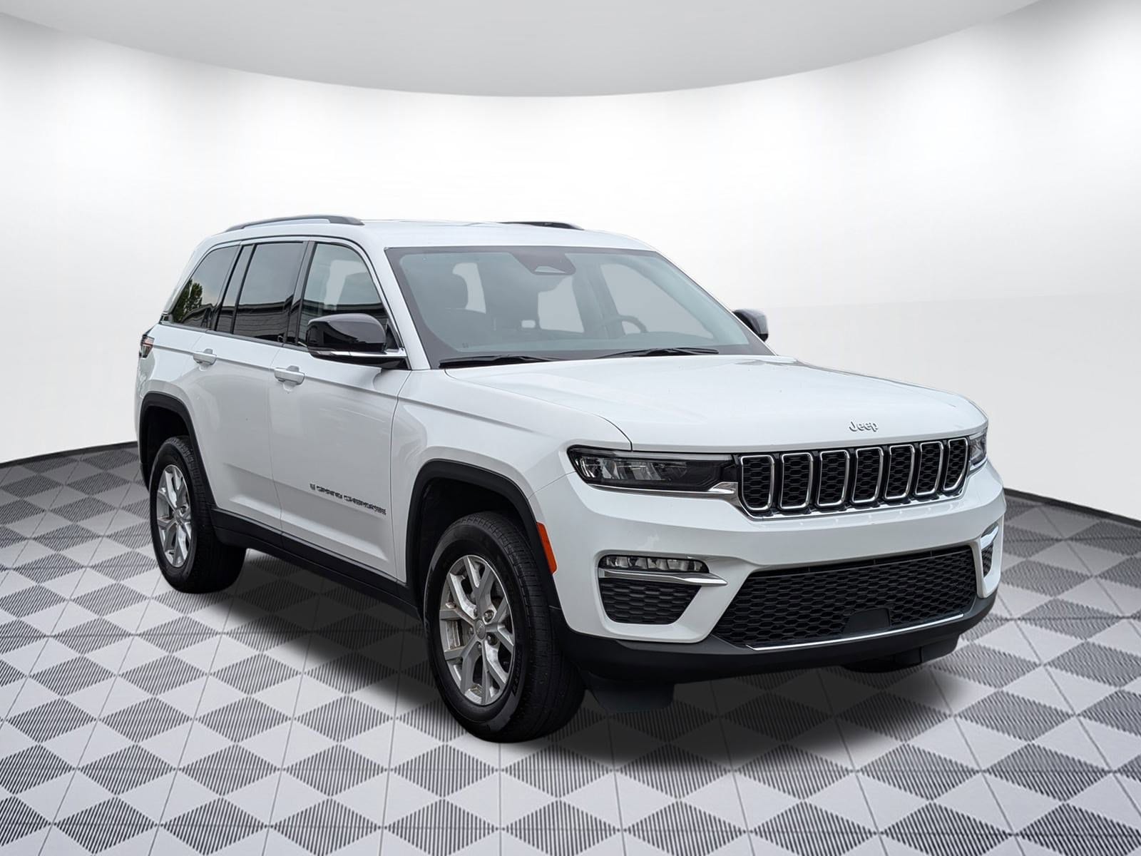 Used 2023 Jeep Grand Cherokee Limited with VIN 1C4RJHBG6PC563141 for sale in Nashville, TN