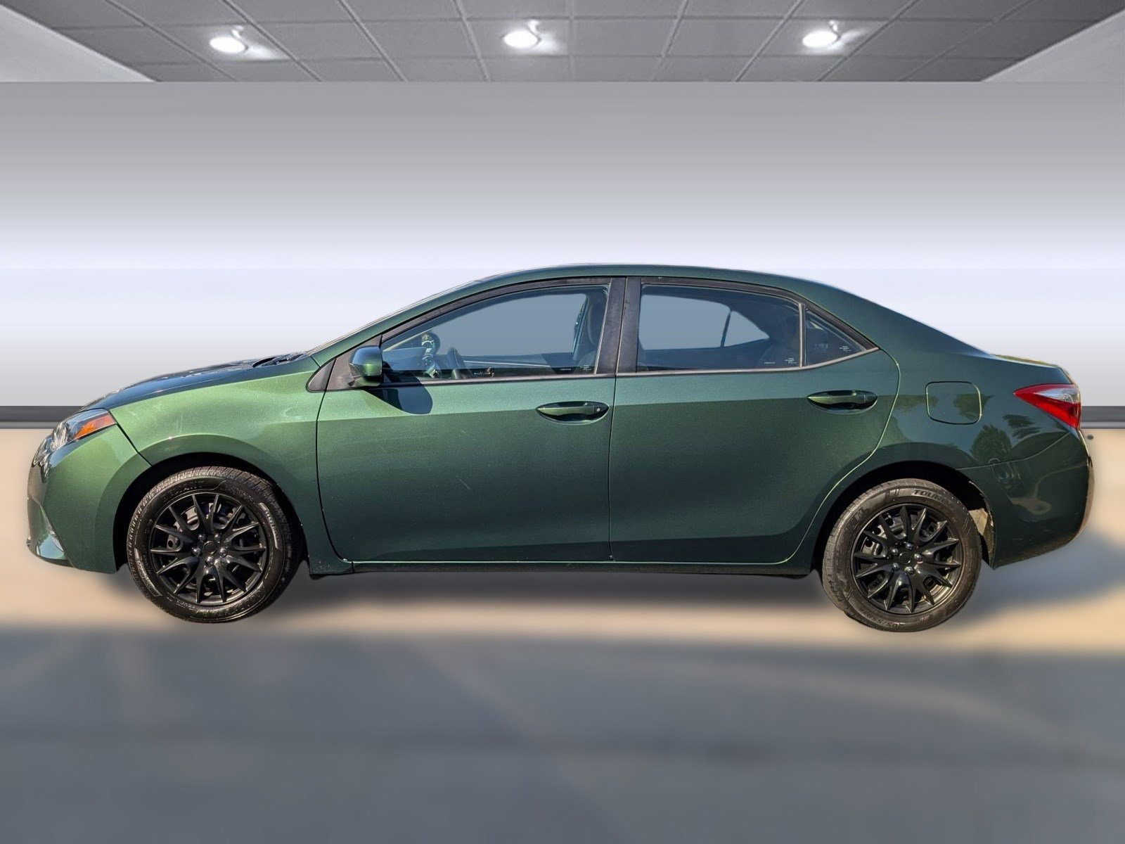 2015 Toyota Corolla LE photo 2