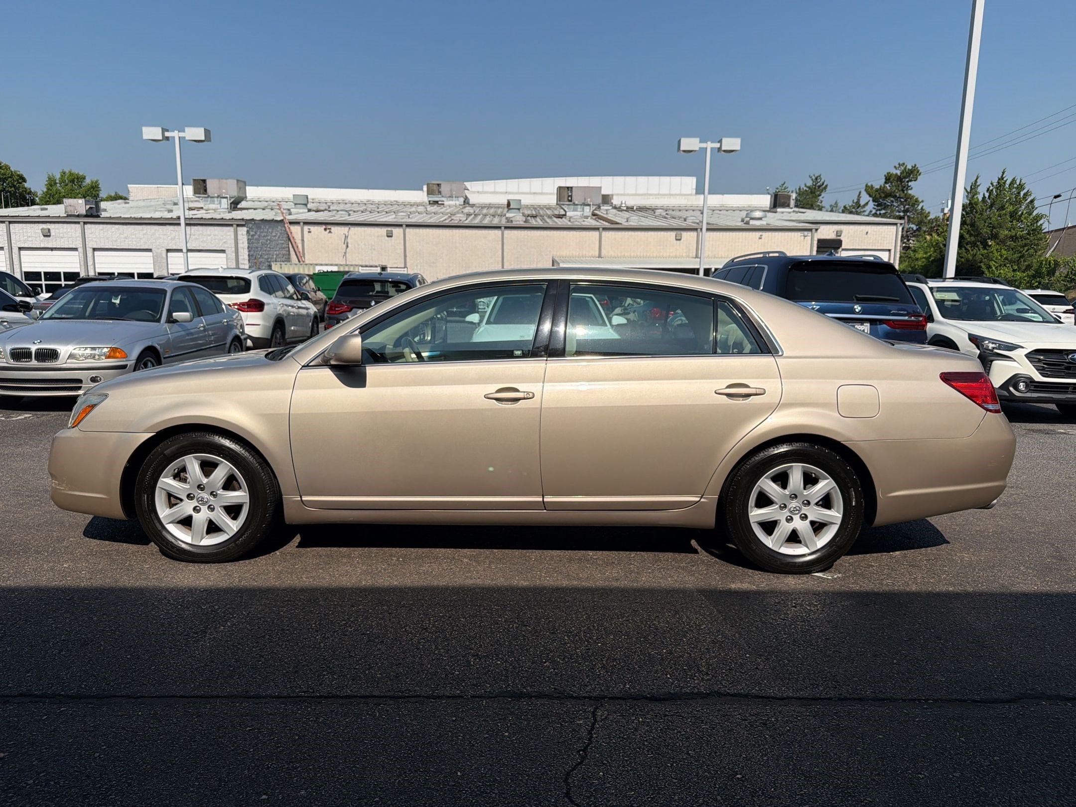 Avalon XL Sedan