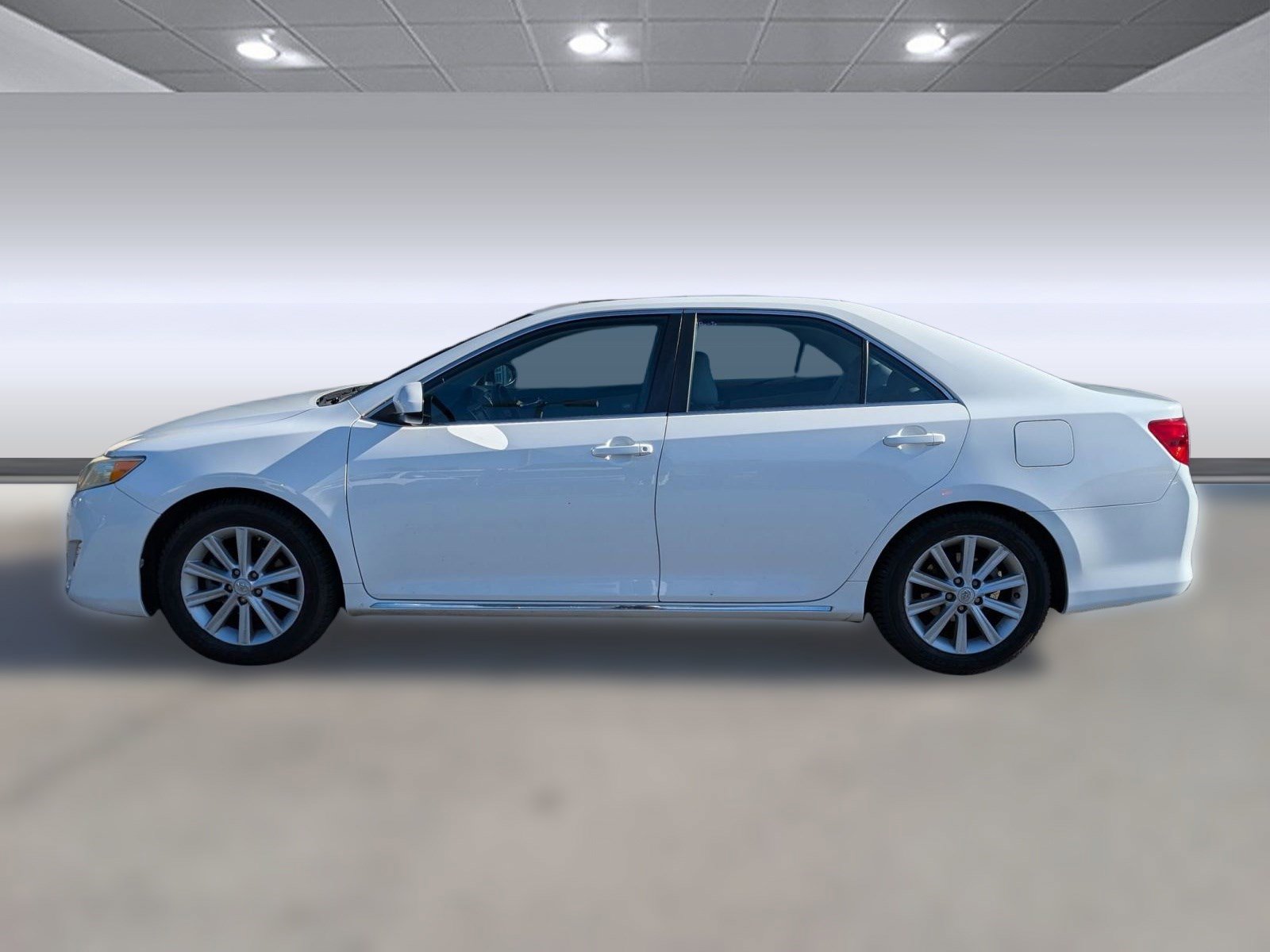 2012 Toyota Camry XLE photo 2