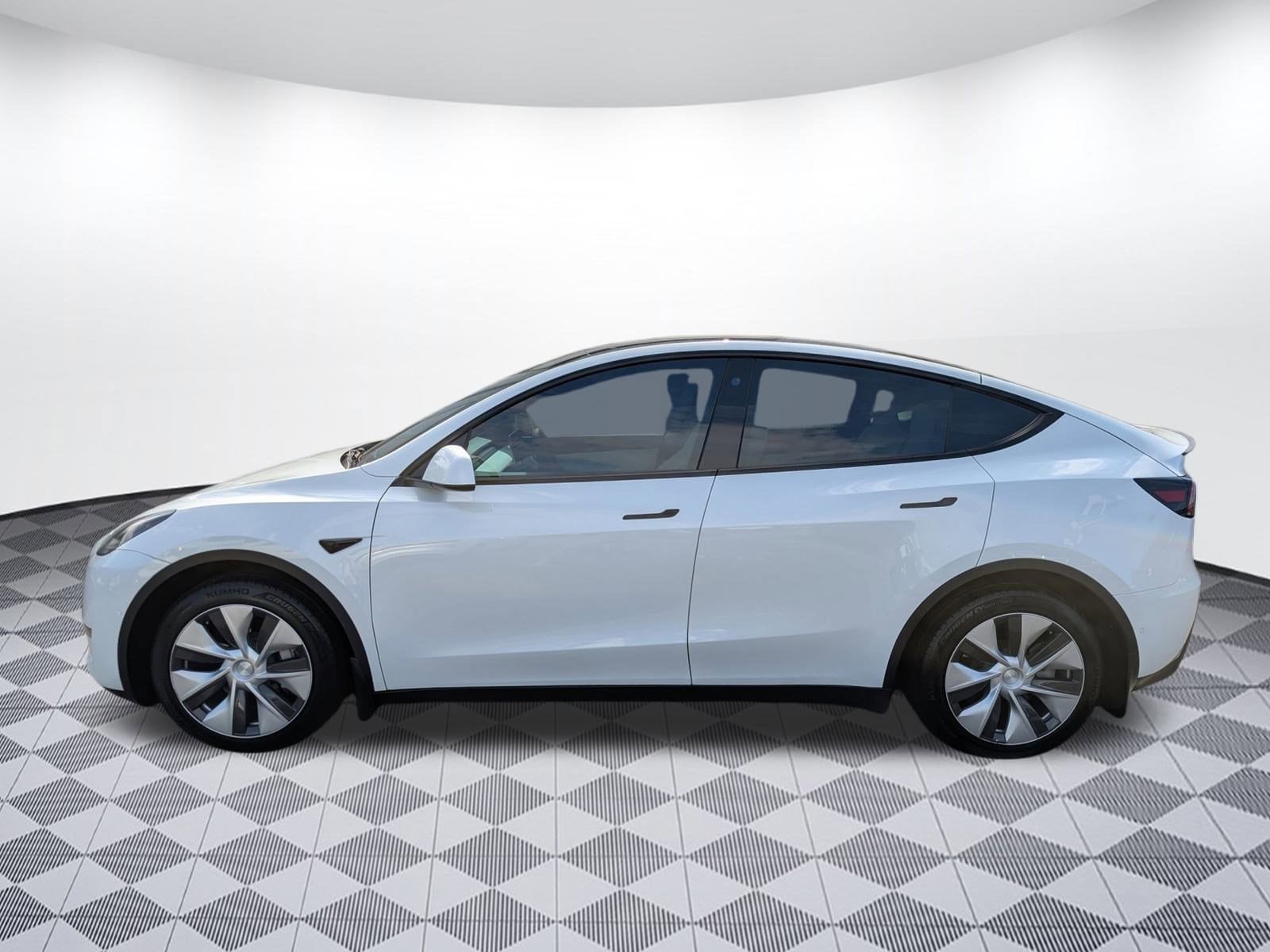 Used 2021 Tesla Model Y Long Range with VIN 5YJYGDEE0MF197947 for sale in Nashville, TN
