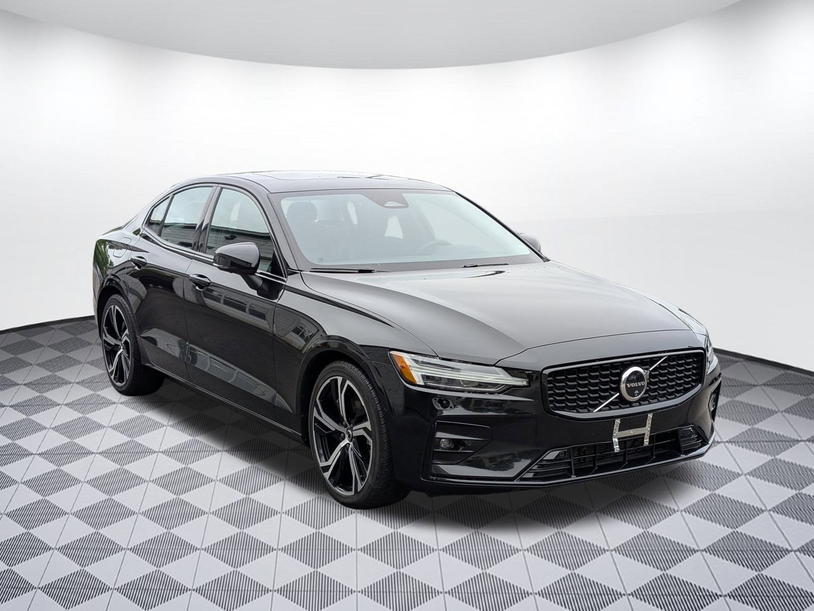 Used 2024 Volvo S60 Plus with VIN 7JRL12FL7RG303998 for sale in Nashville, TN