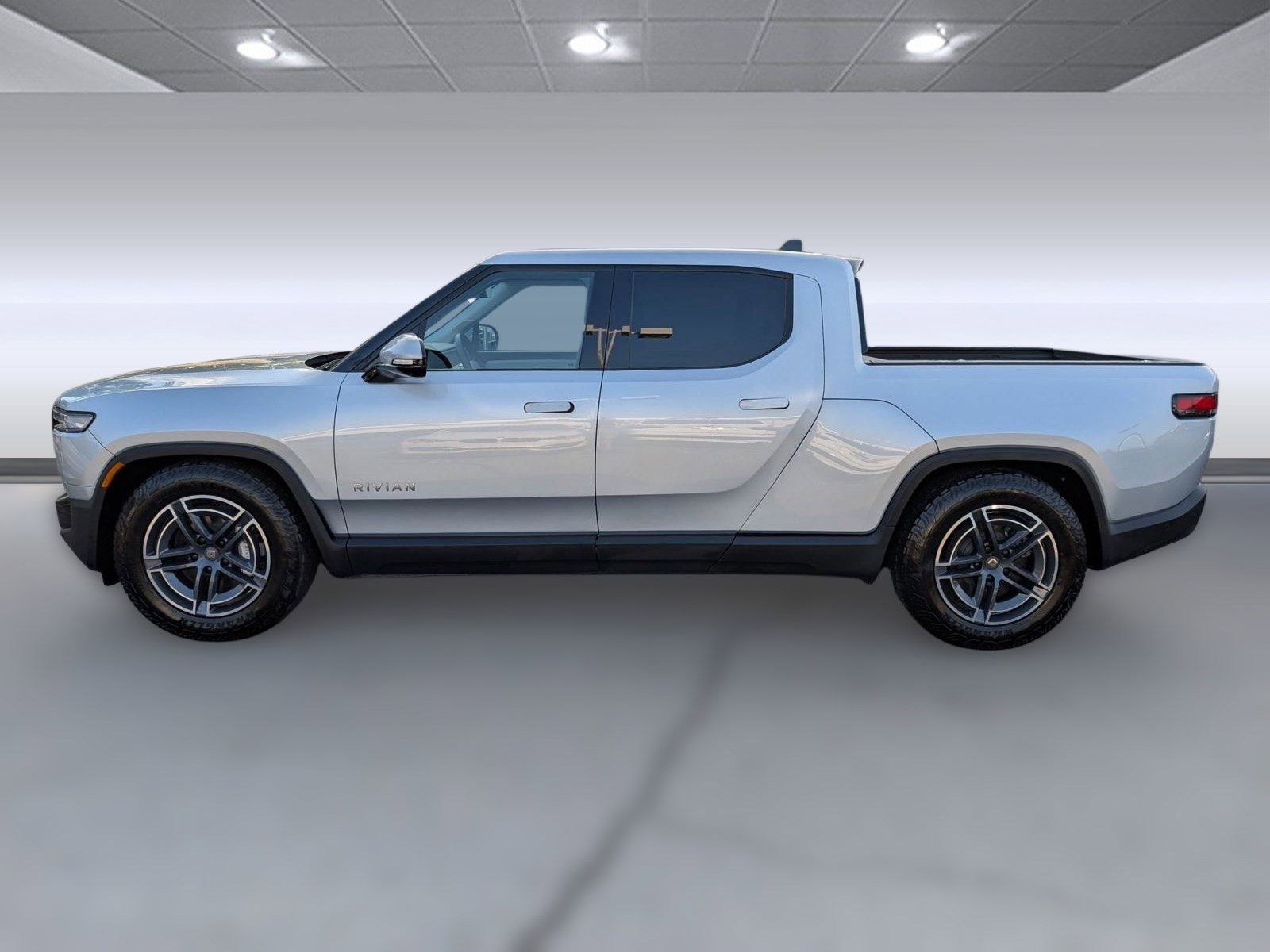 Used 2025 Rivian R1T Adventure with VIN 7FCTGBAAXSN040341 for sale in Nashville, TN