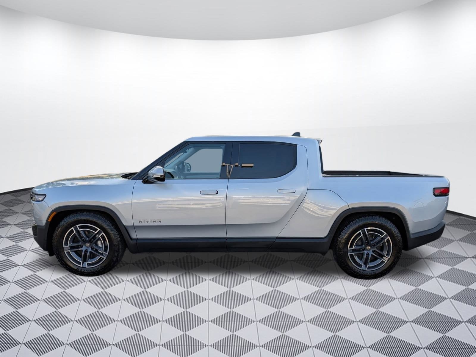 Used 2025 Rivian R1T Adventure with VIN 7FCTGBAAXSN040341 for sale in Nashville, TN