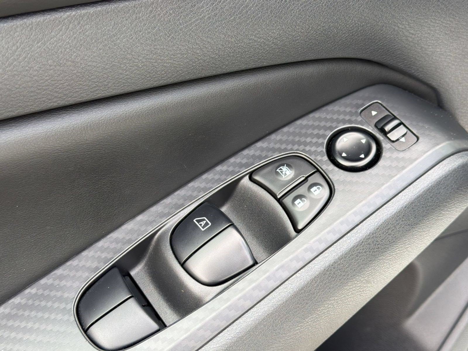 2025 Nissan Altima SV - Photo 25