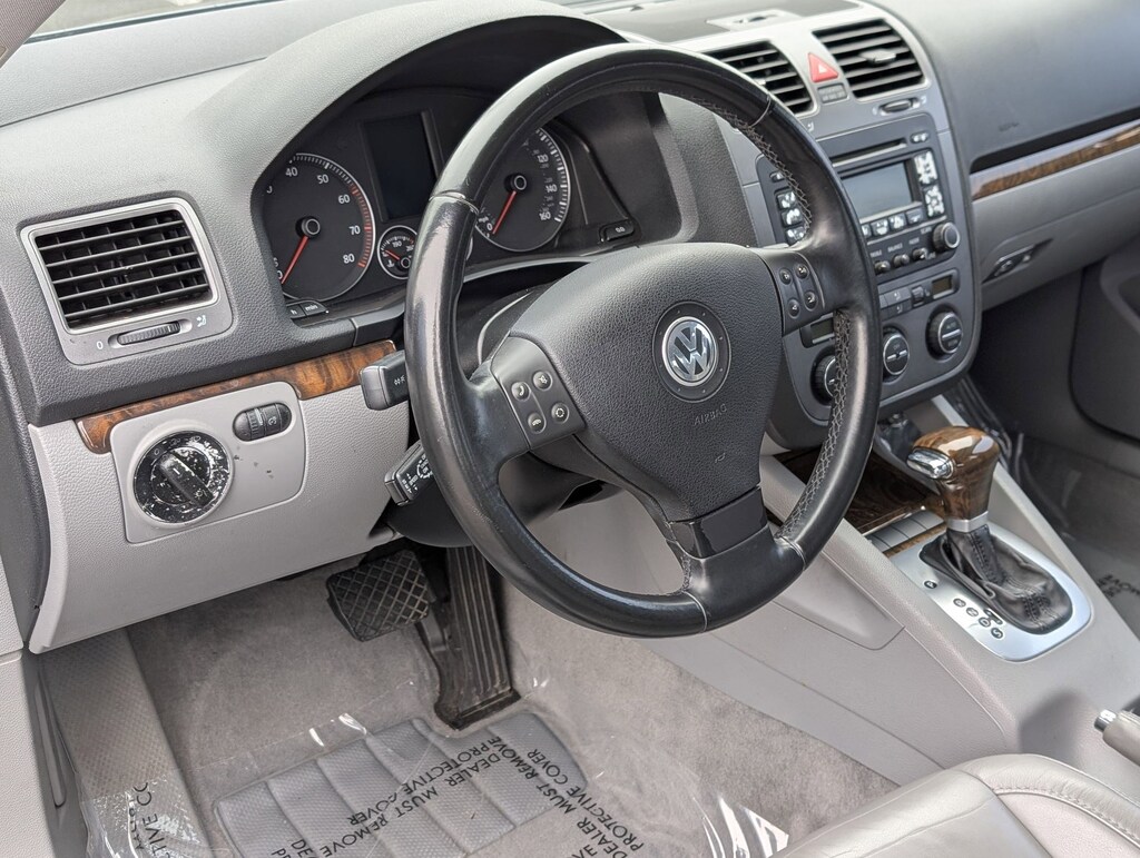 Used 2005 Volkswagen Jetta 2.5L Sedan