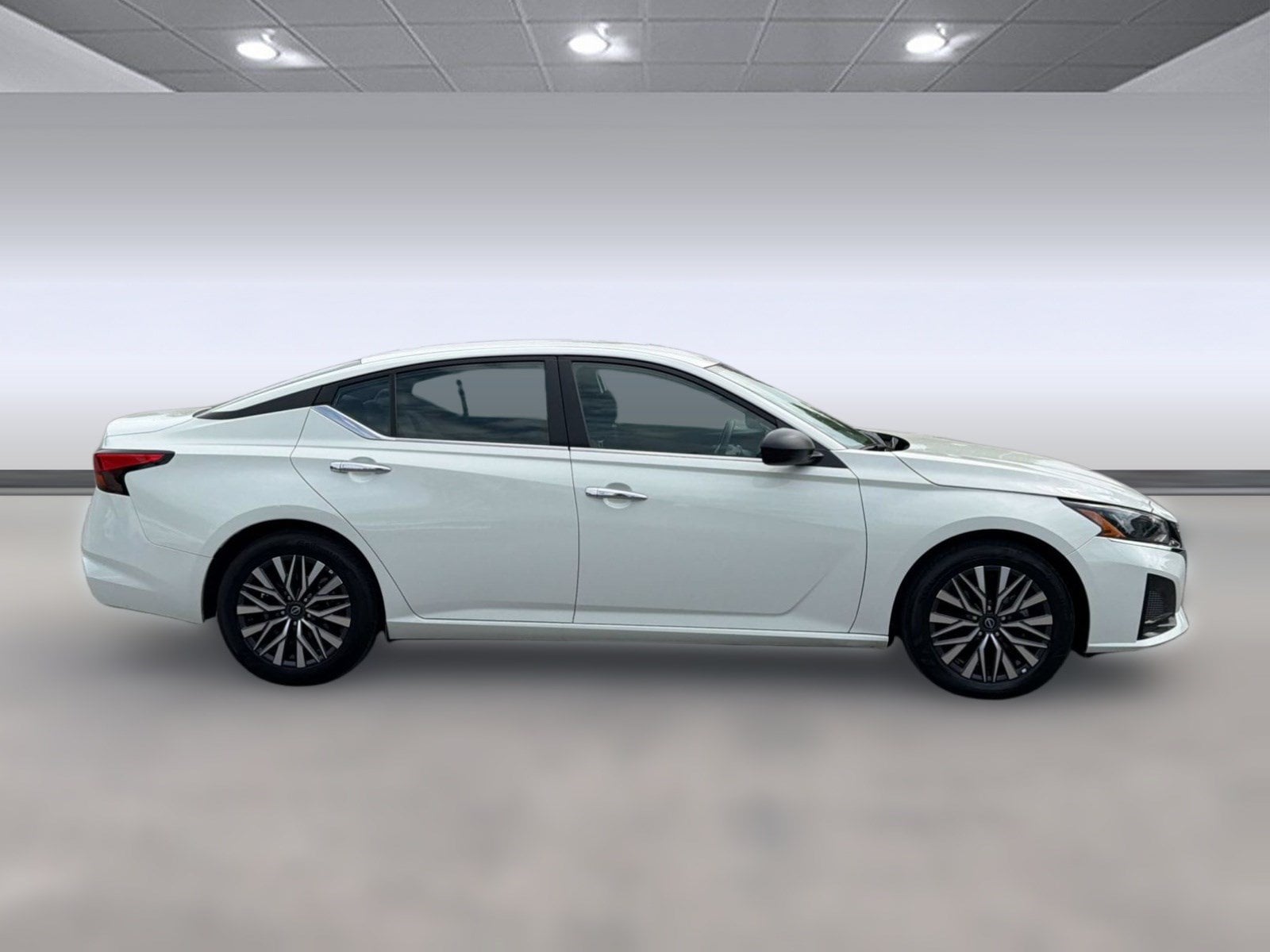 2025 Nissan Altima SV - Photo 8