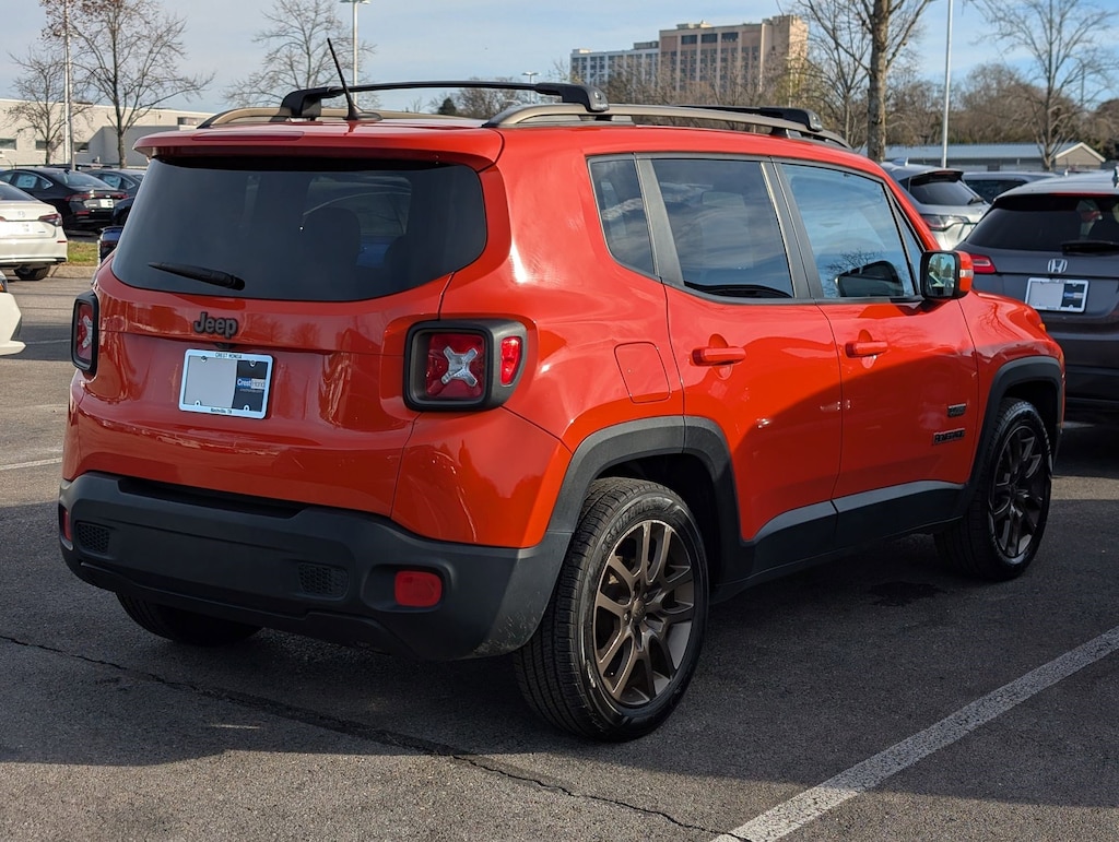 2016 Jeep Renegade Latitude North Edition photo 2
