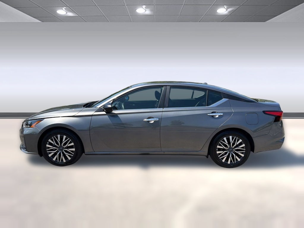 Used 2025 Nissan Altima SV Sedan