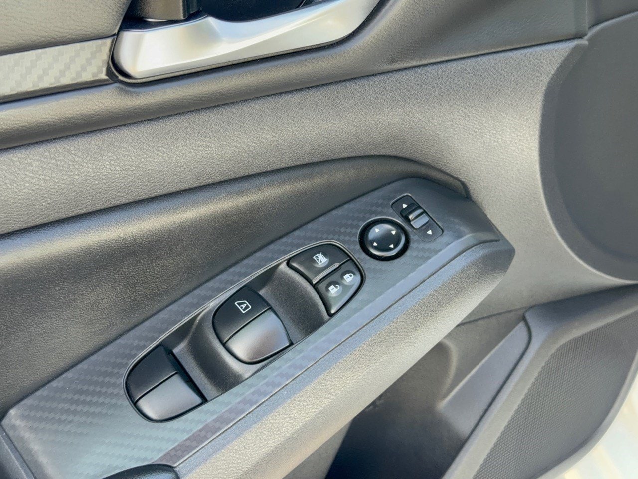 2025 Nissan Altima SV - Photo 15