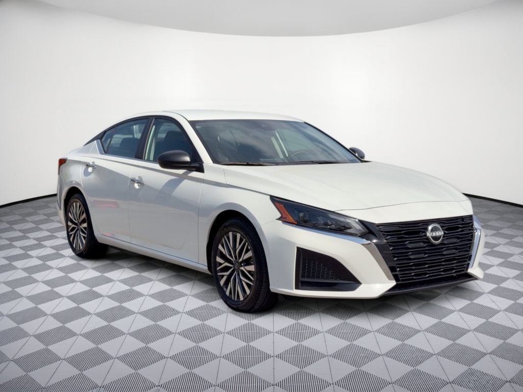 2025 Nissan Altima SV - Photo 7