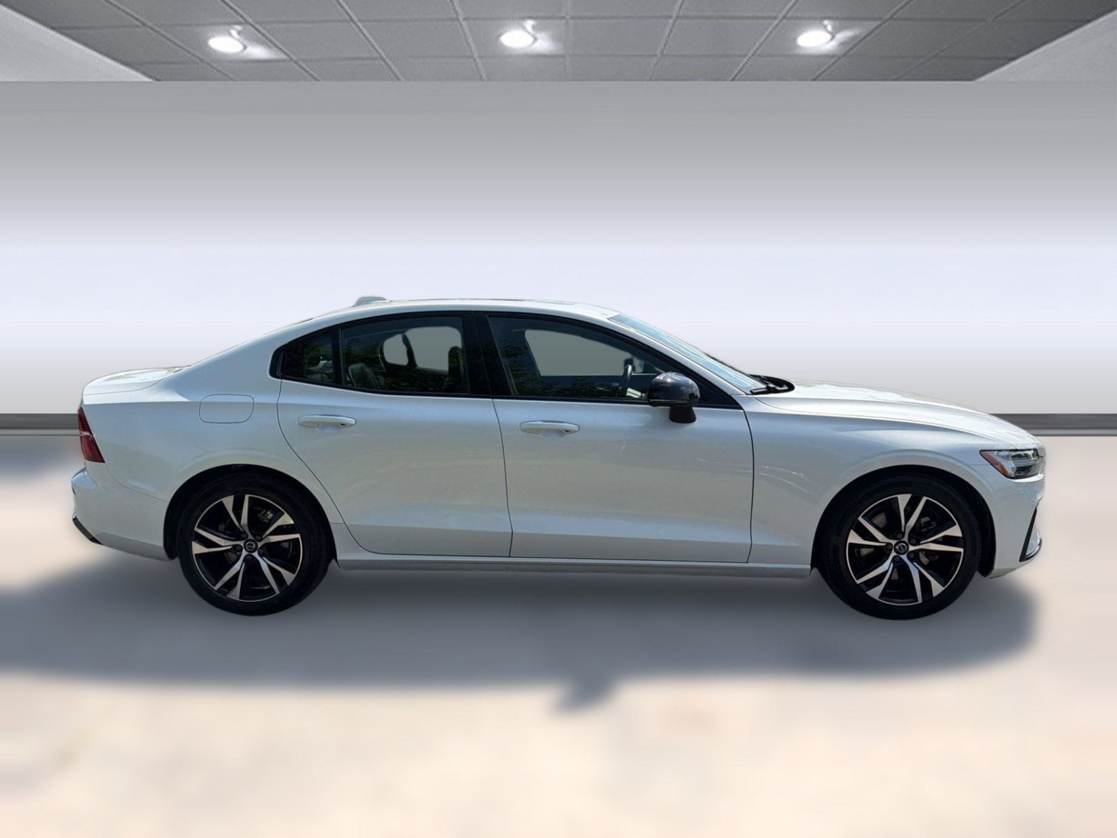 S60 Core Dark Theme Sedan