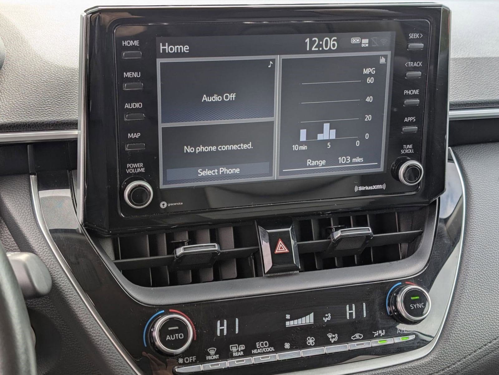 2022 Toyota Corolla Cross XLE - Photo 23