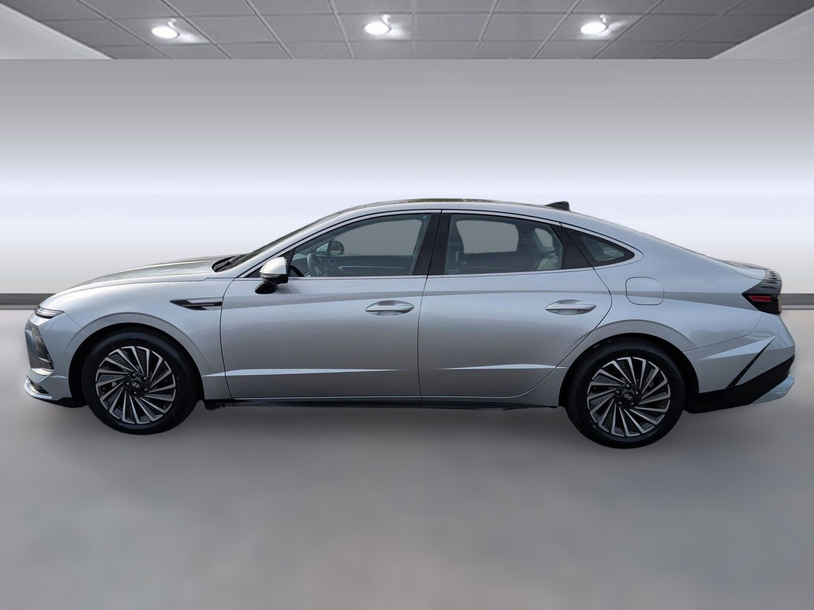 2024 Hyundai Sonata Hybrid Limited photo 2