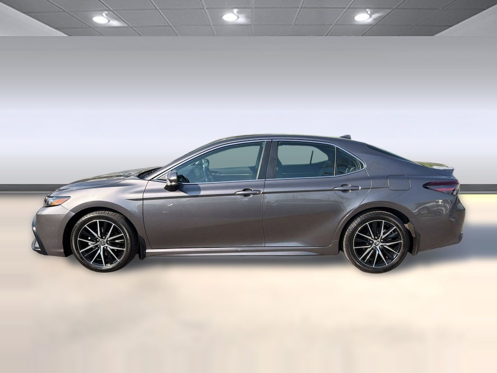 Used 2023 Toyota Camry SE Sedan