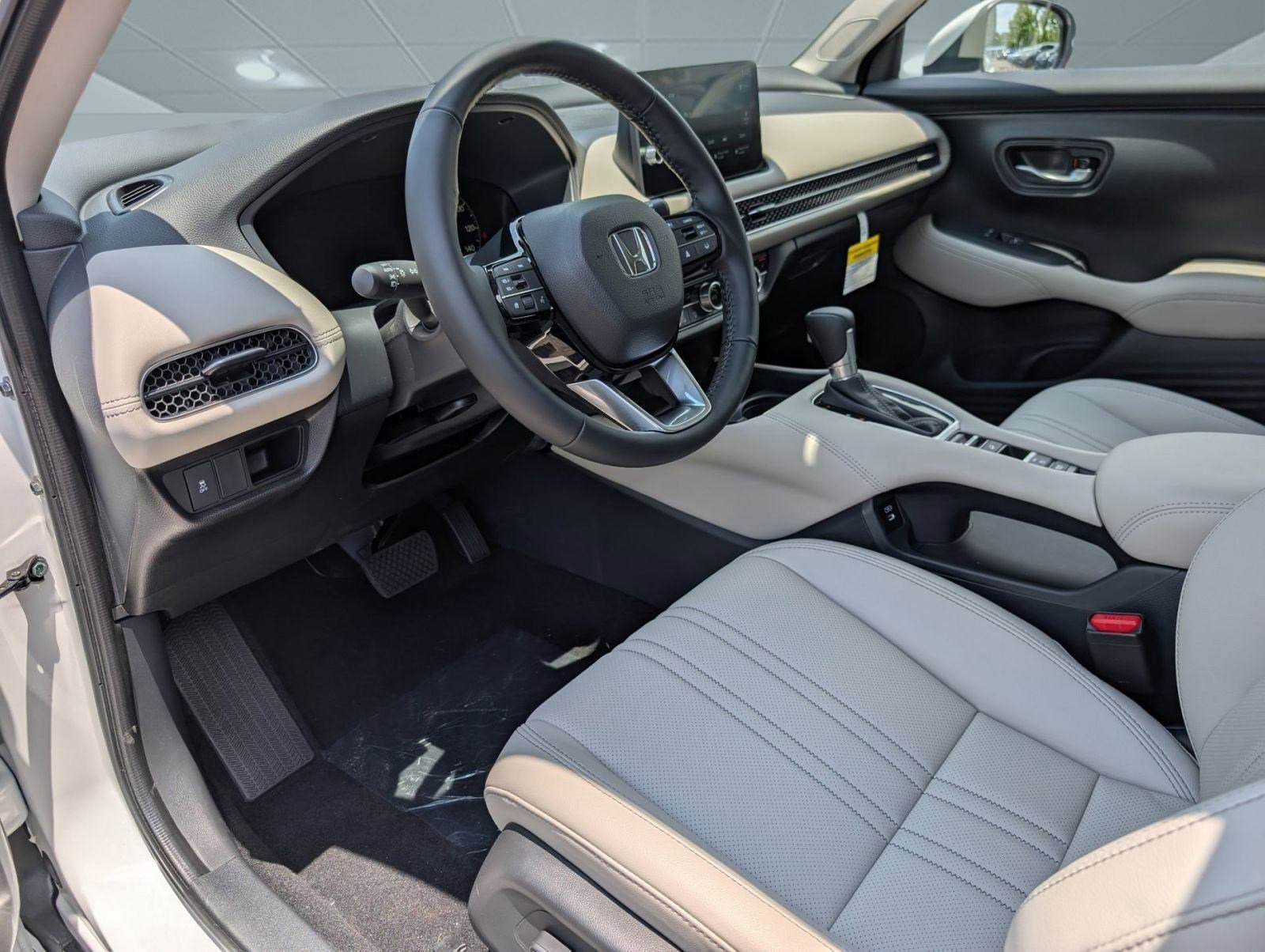 2026 Honda HR-V EX-L photo 3