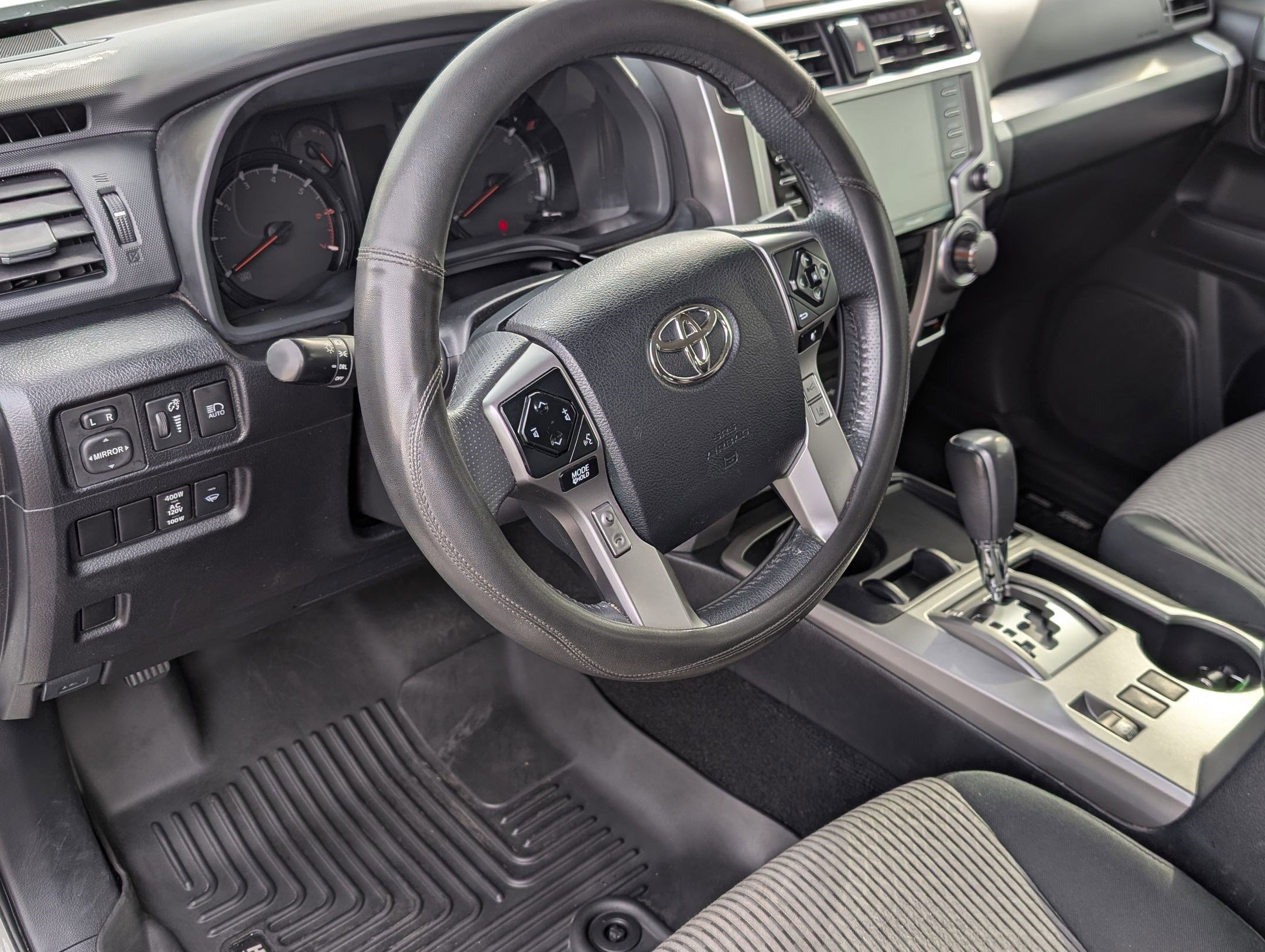 2023 Toyota 4Runner SR5 photo 4
