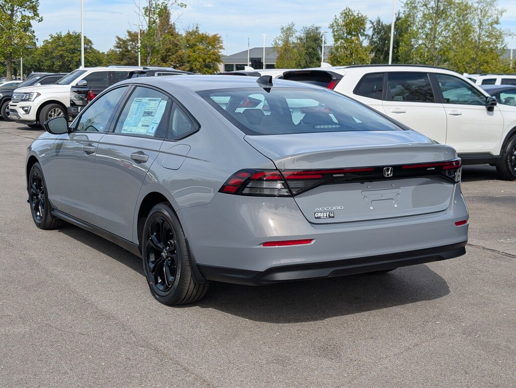 2025 Honda Accord SE photo 3