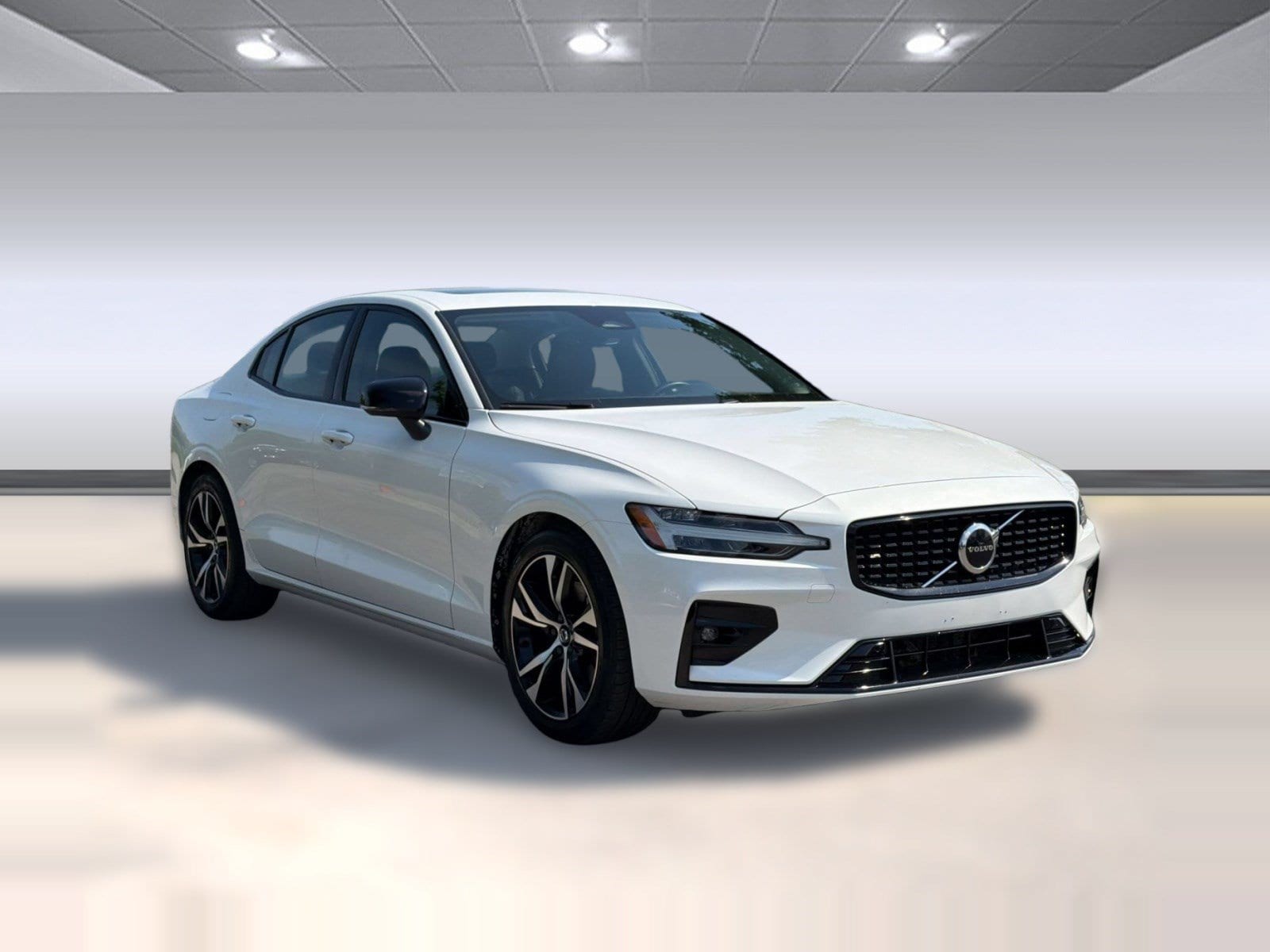 S60 Core Dark Theme Sedan