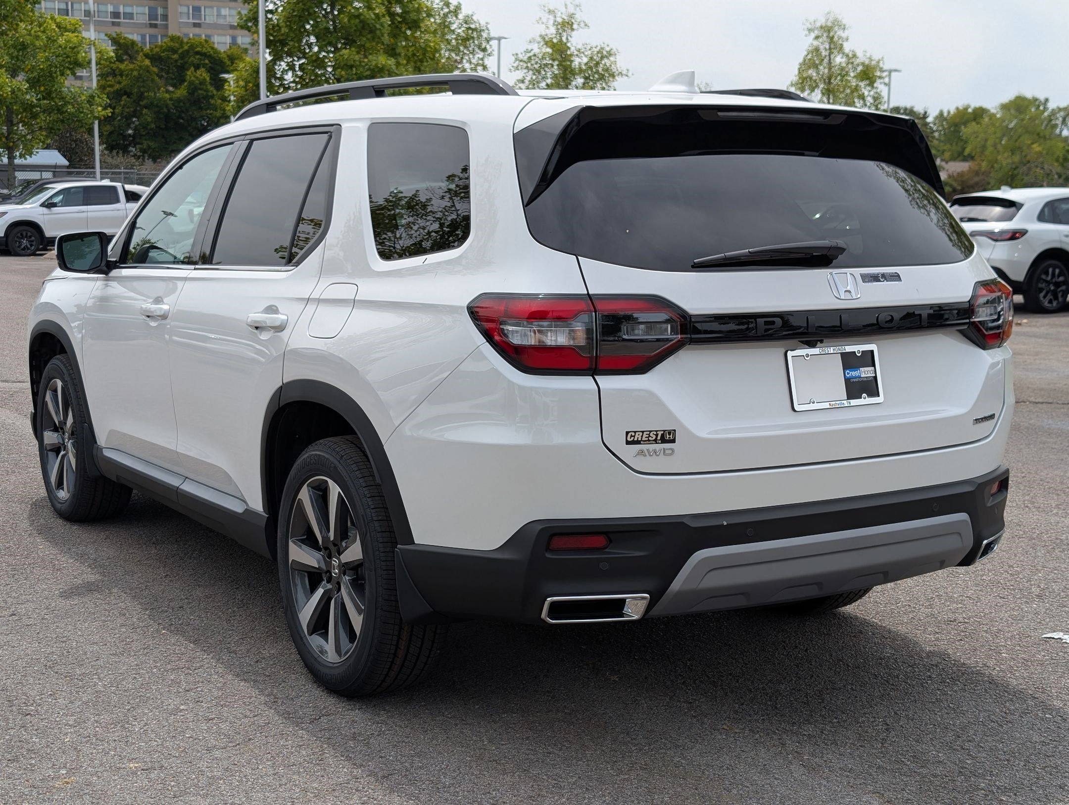 2025 Honda Pilot Touring photo 2