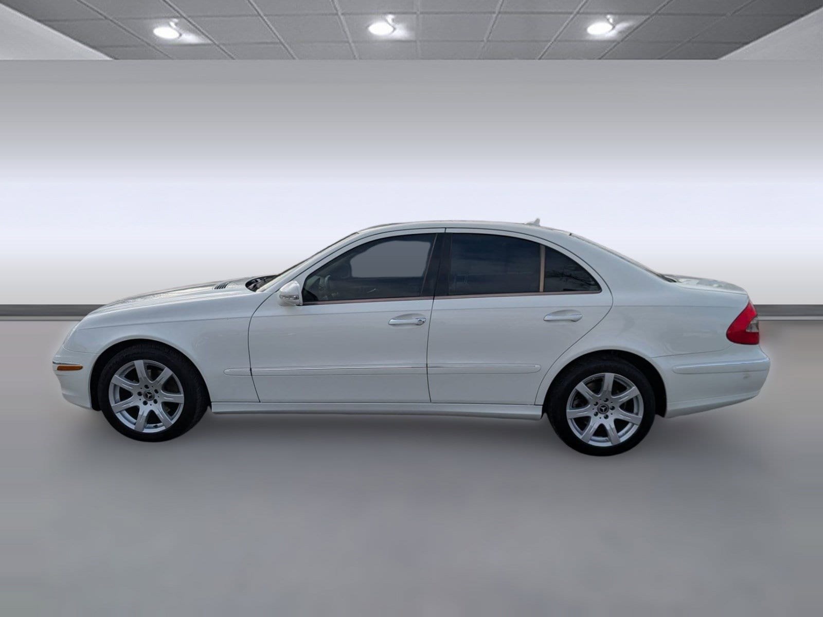 Used 2008 Mercedes-Benz E-Class E350 with VIN WDBUF87X28B352657 for sale in Nashville, TN