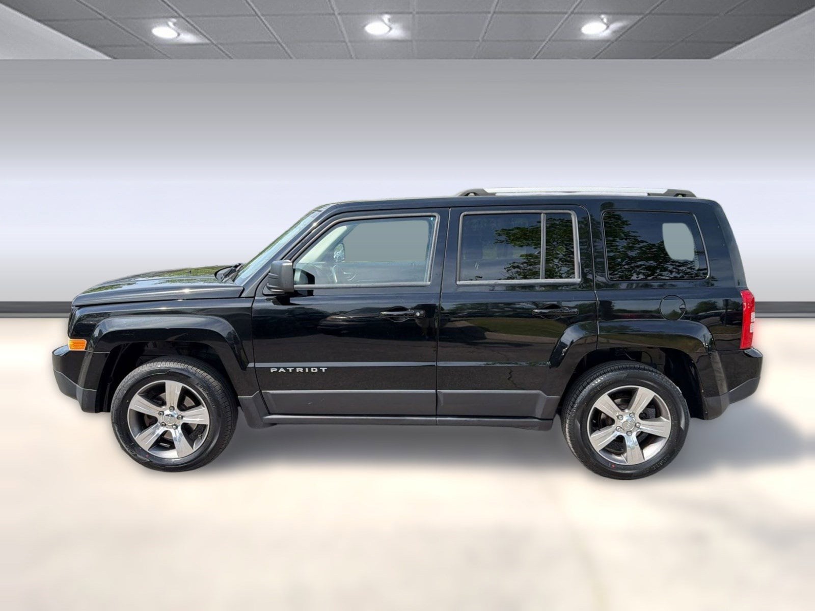 Used 2016 Jeep Patriot Latitude with VIN 1C4NJRFB3GD783060 for sale in Nashville, TN