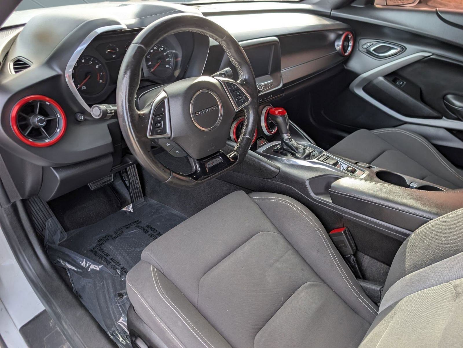 2017 Chevrolet Camaro 1LT photo 4