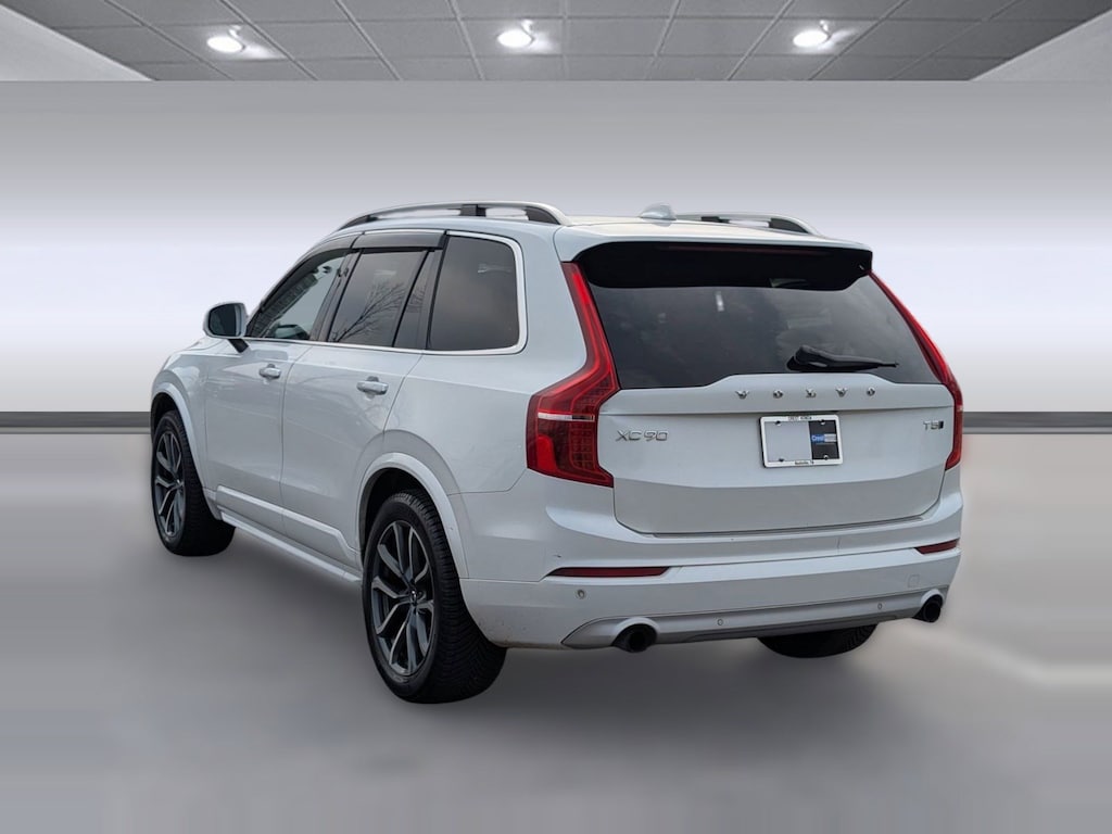Used 2018 Volvo XC90 Momentum SUV