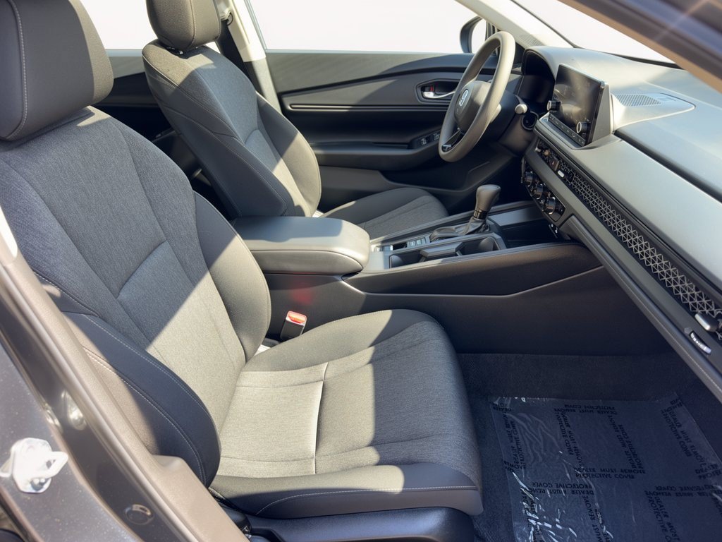 2025 Honda Accord SE - Photo 30