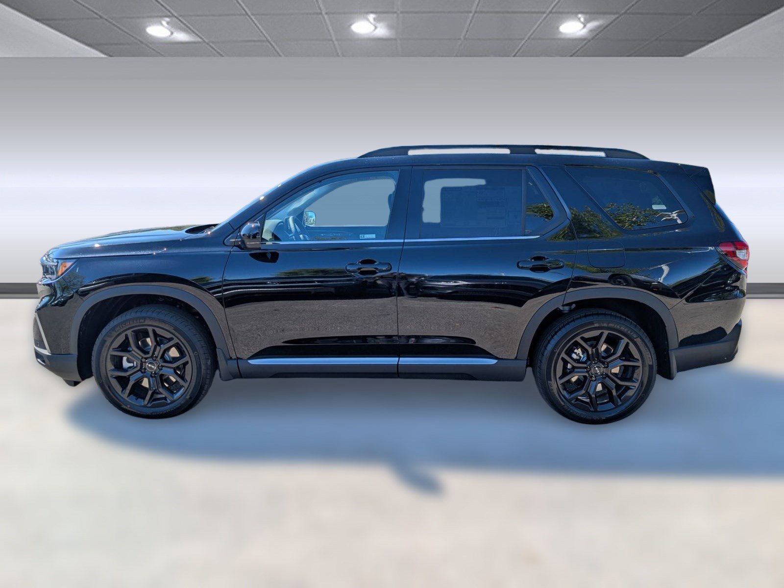 2025 Honda Pilot Touring photo 2