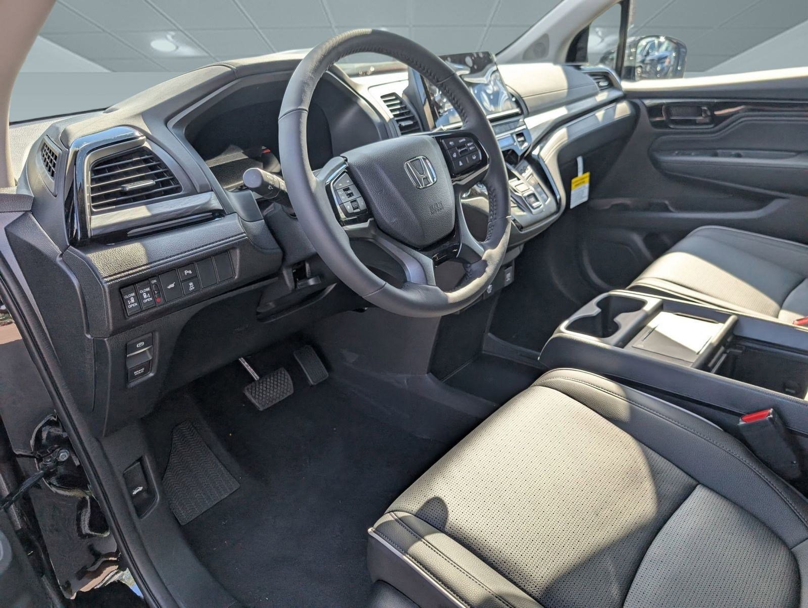 2026 Honda Odyssey Elite photo 3