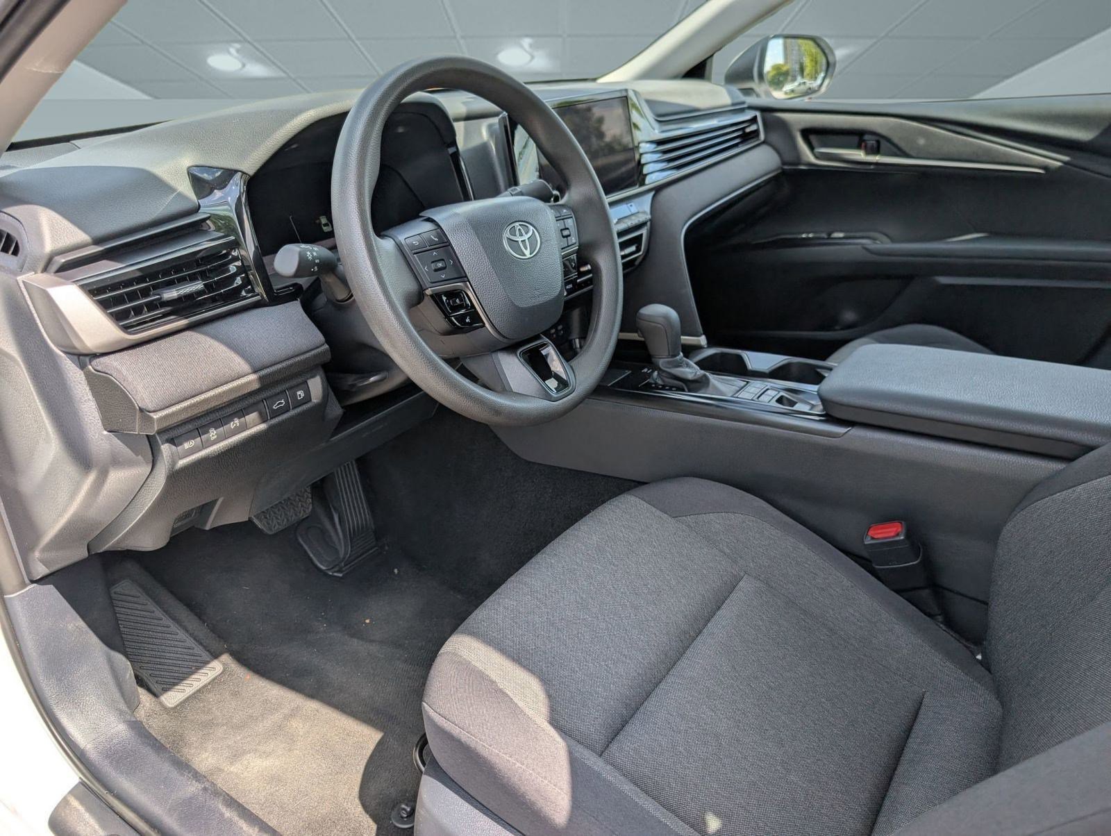 2025 Toyota Camry LE photo 4