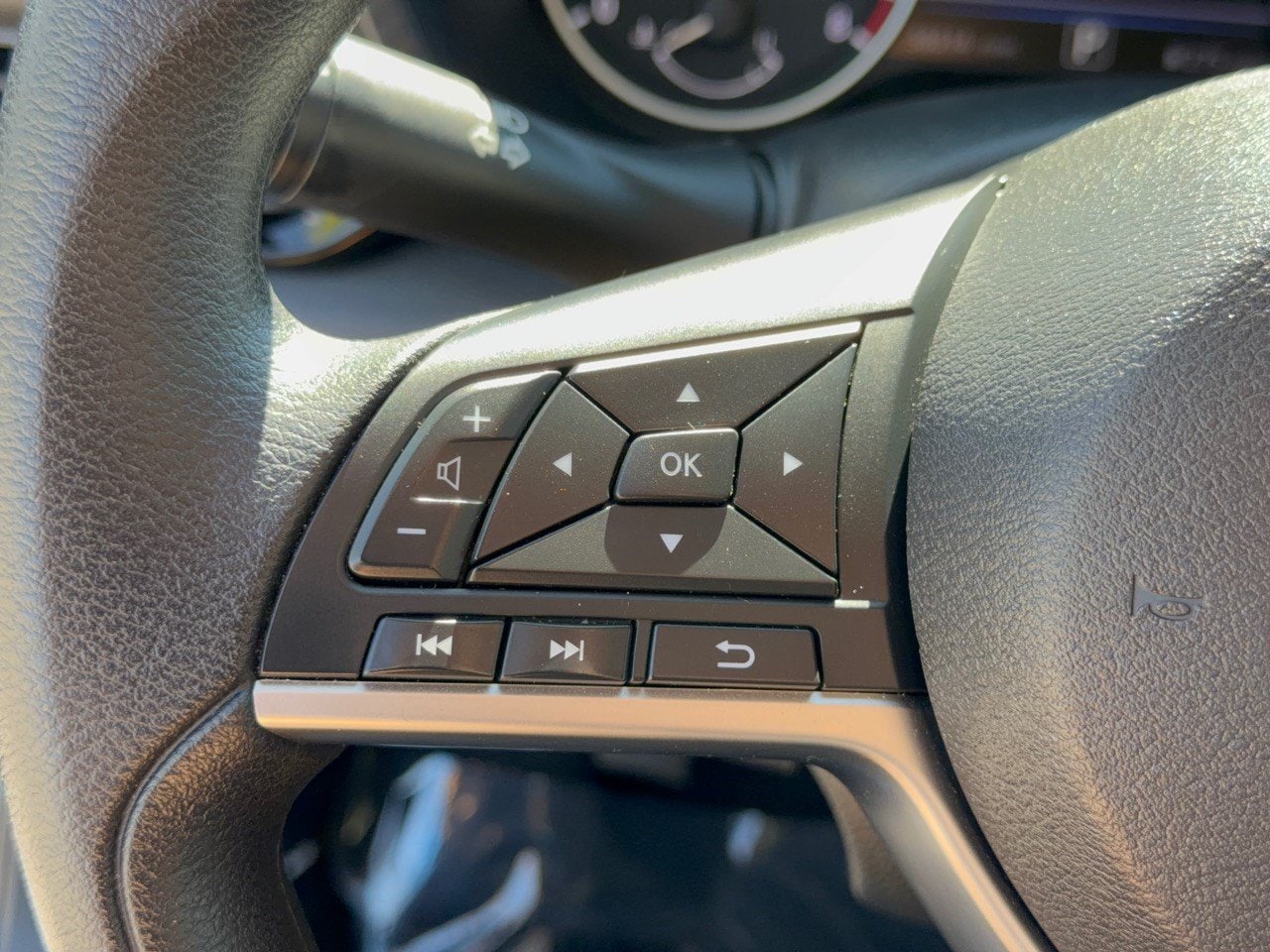 2025 Nissan Sentra SV - Photo 18