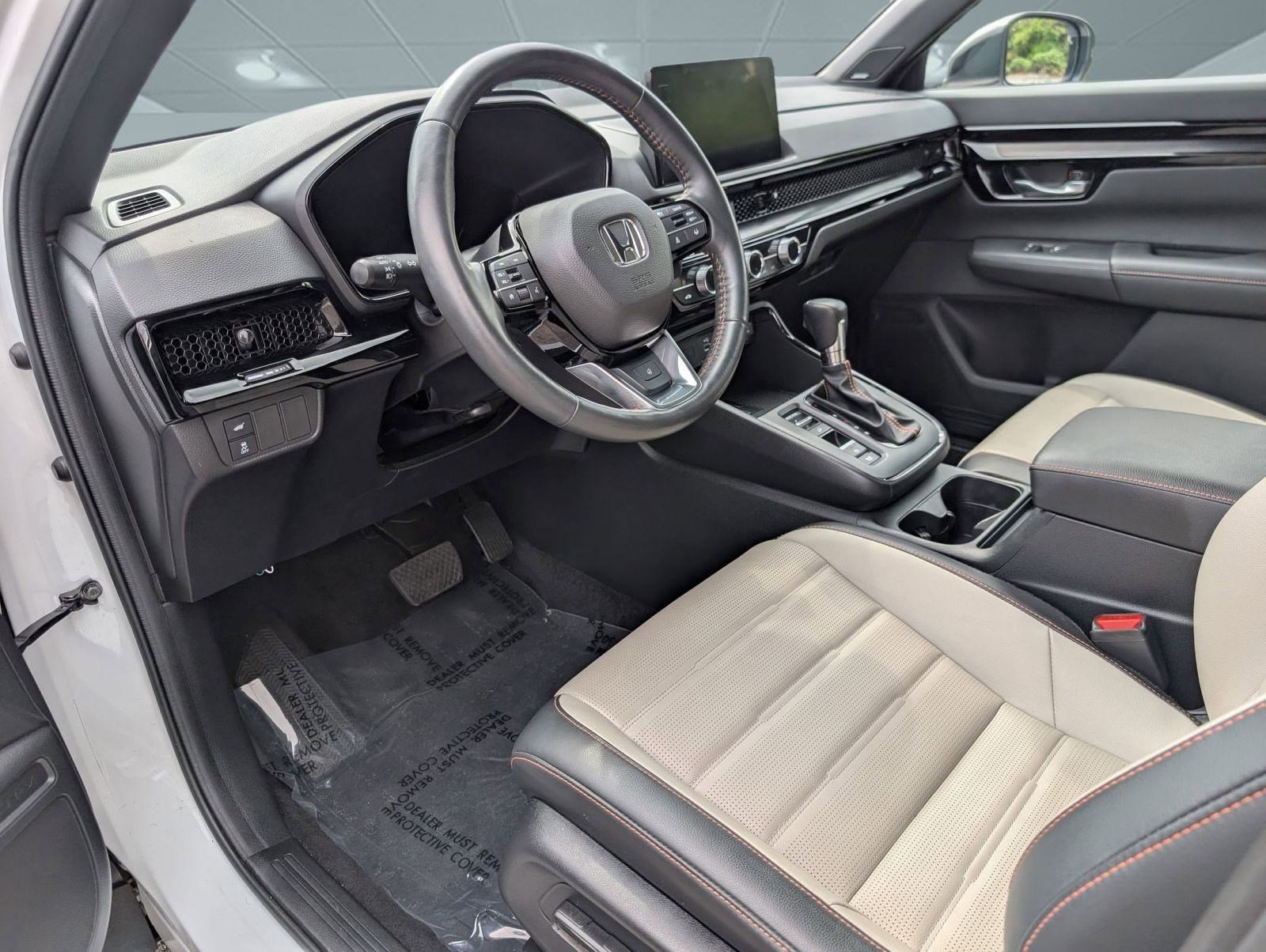 2023 Honda CR-V Hybrid Sport Touring photo 4