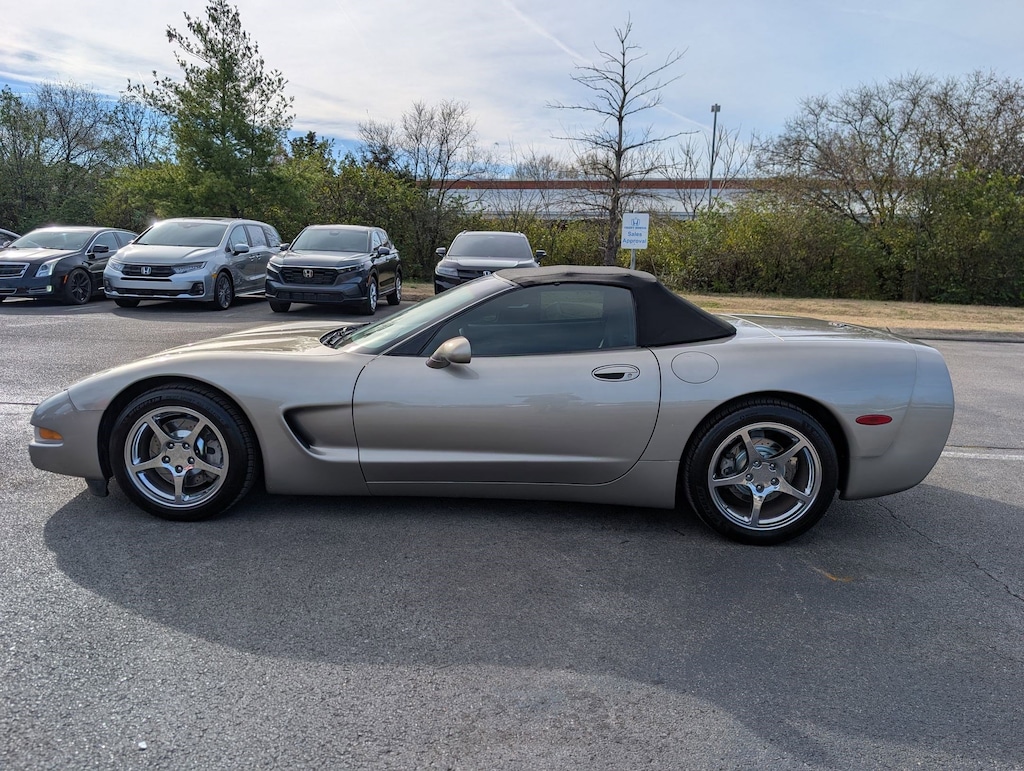 1999 Chevrolet Corvette Convertible photo 2