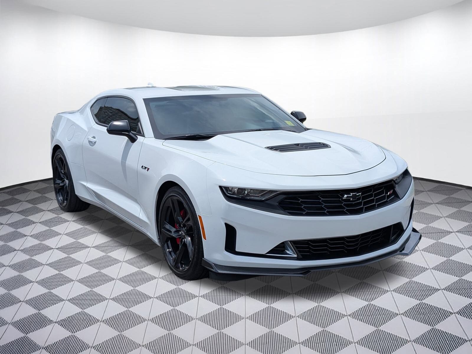 Used 2021 Chevrolet Camaro LT1 with VIN 1G1FE1R71M0129722 for sale in Nashville, TN