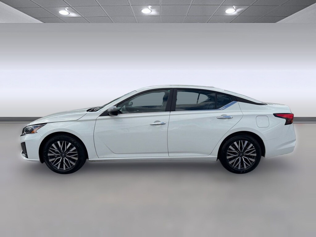 Used 2025 Nissan Altima SV Sedan