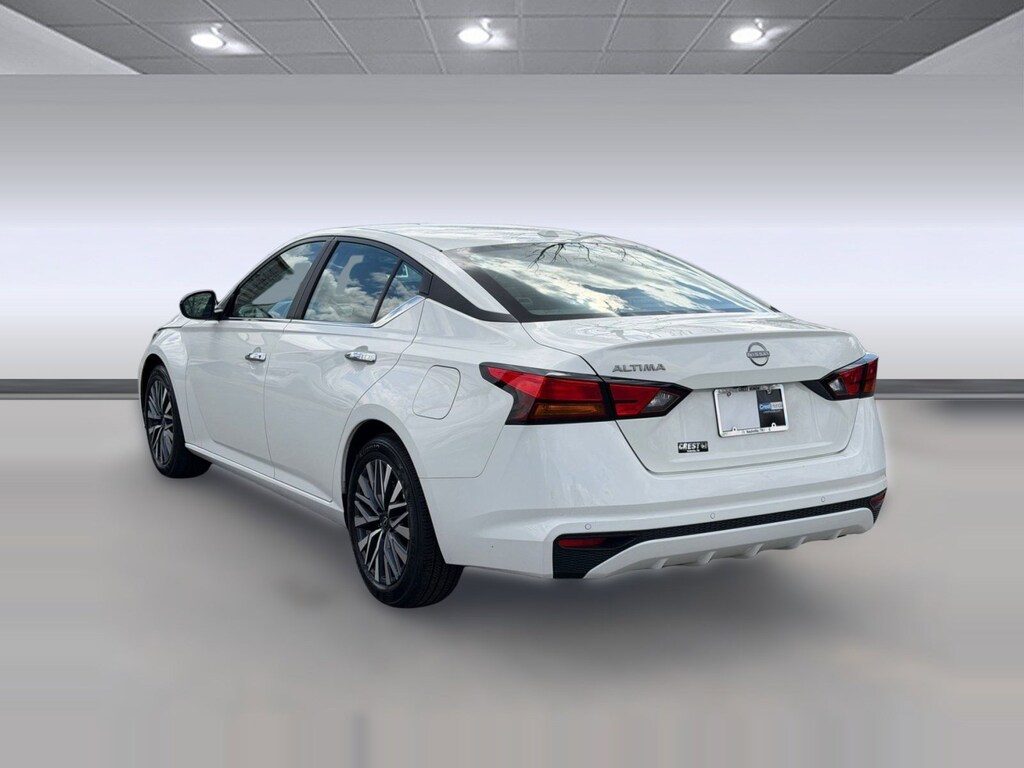 Used 2025 Nissan Altima SV Sedan