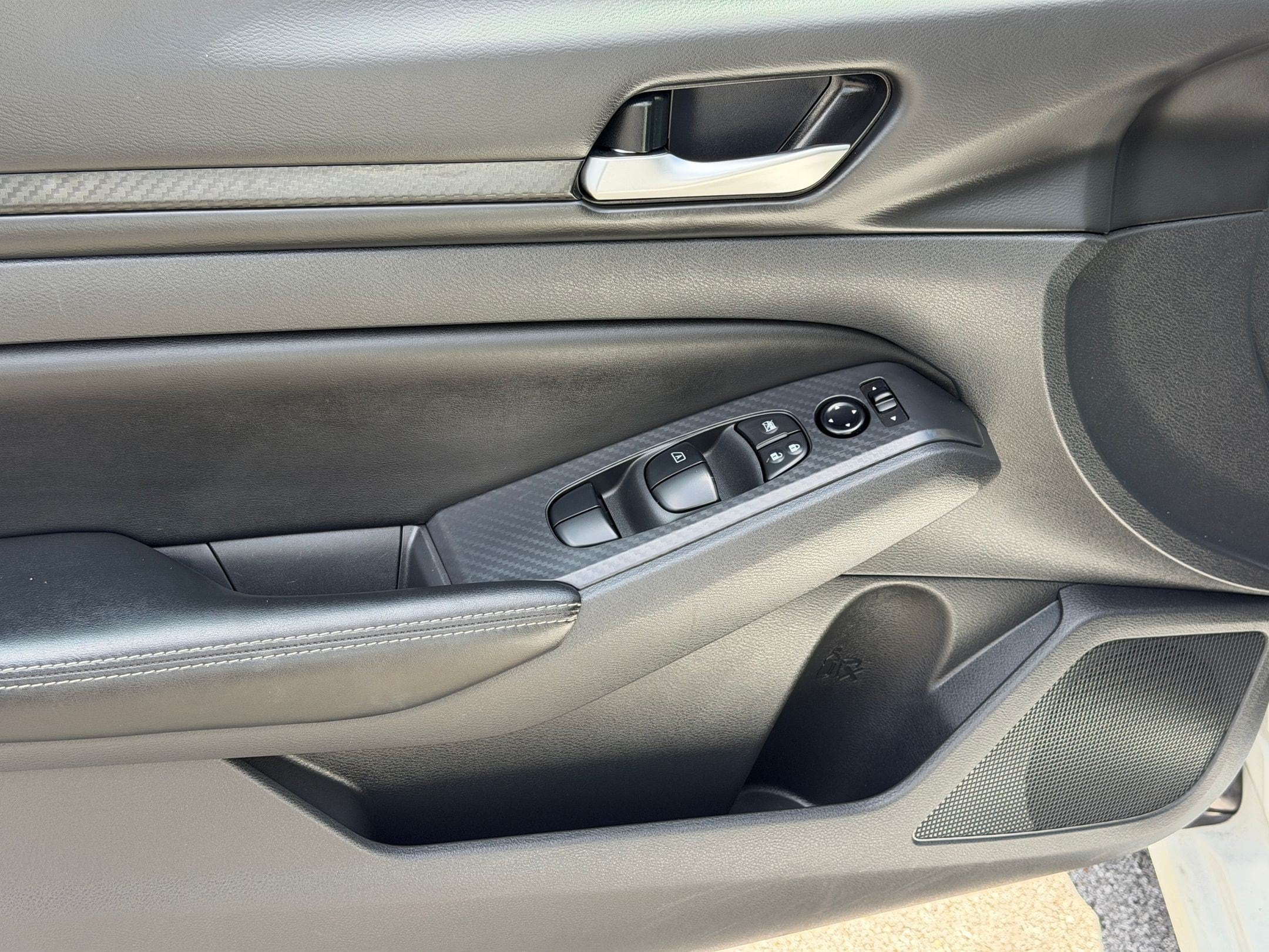 2025 Nissan Altima SV - Photo 12