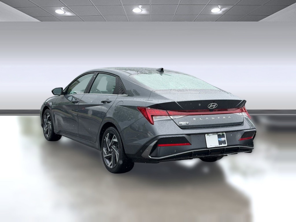 Used 2025 Hyundai Elantra SEL Convenience Sedan