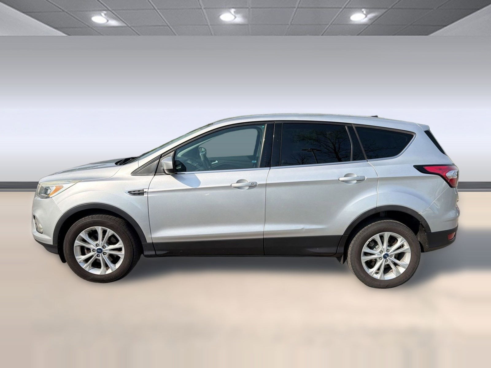 Used 2017 Ford Escape SE with VIN 1FMCU0GD8HUE39862 for sale in Nashville, TN