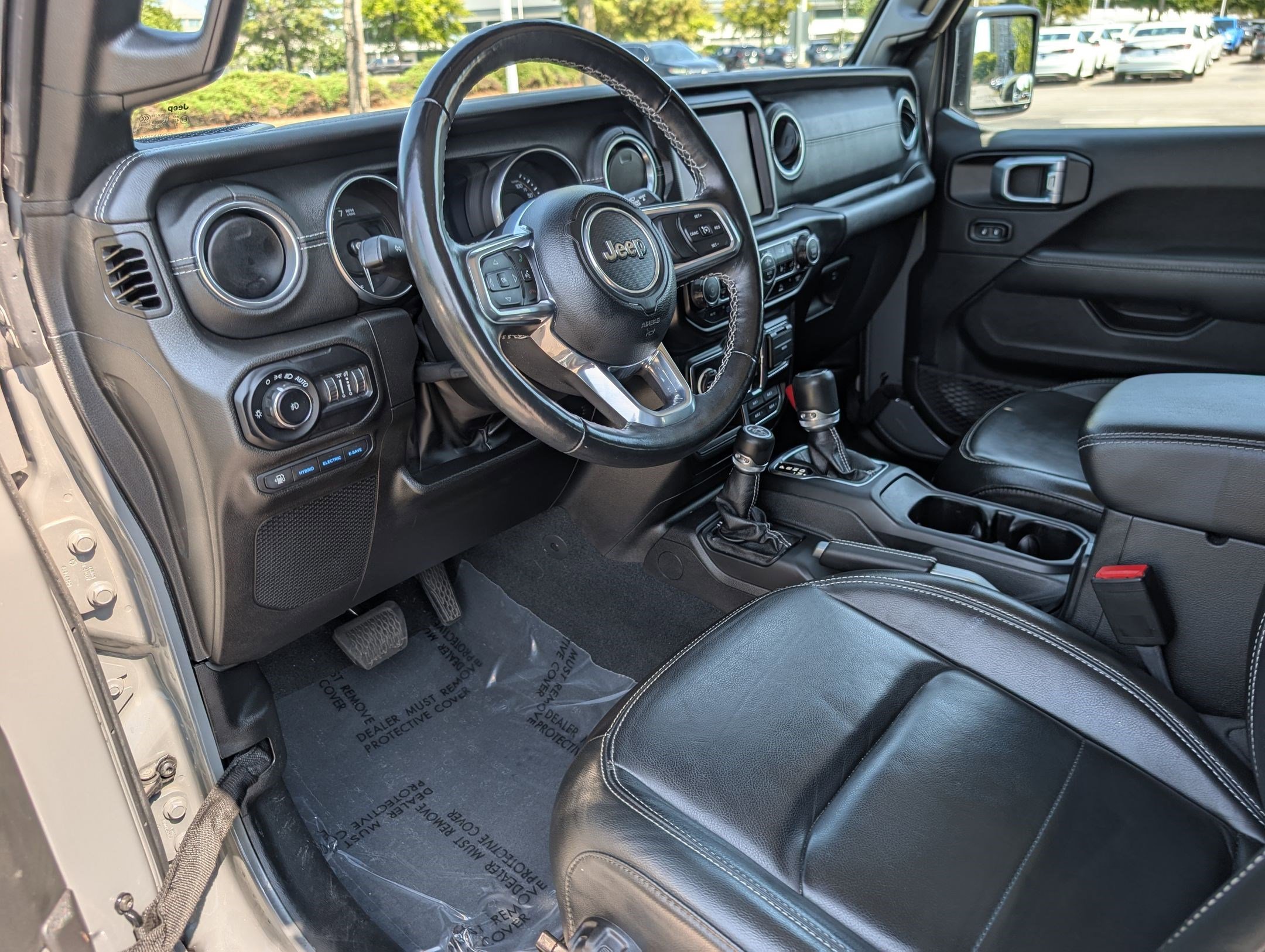 2022 Jeep Wrangler 4xe Unlimited Sahara photo 4