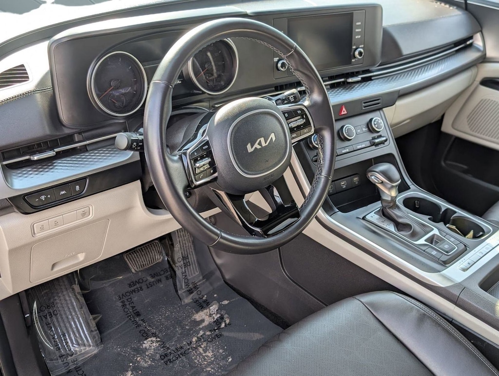 Used 2024 Kia Carnival LX MPV