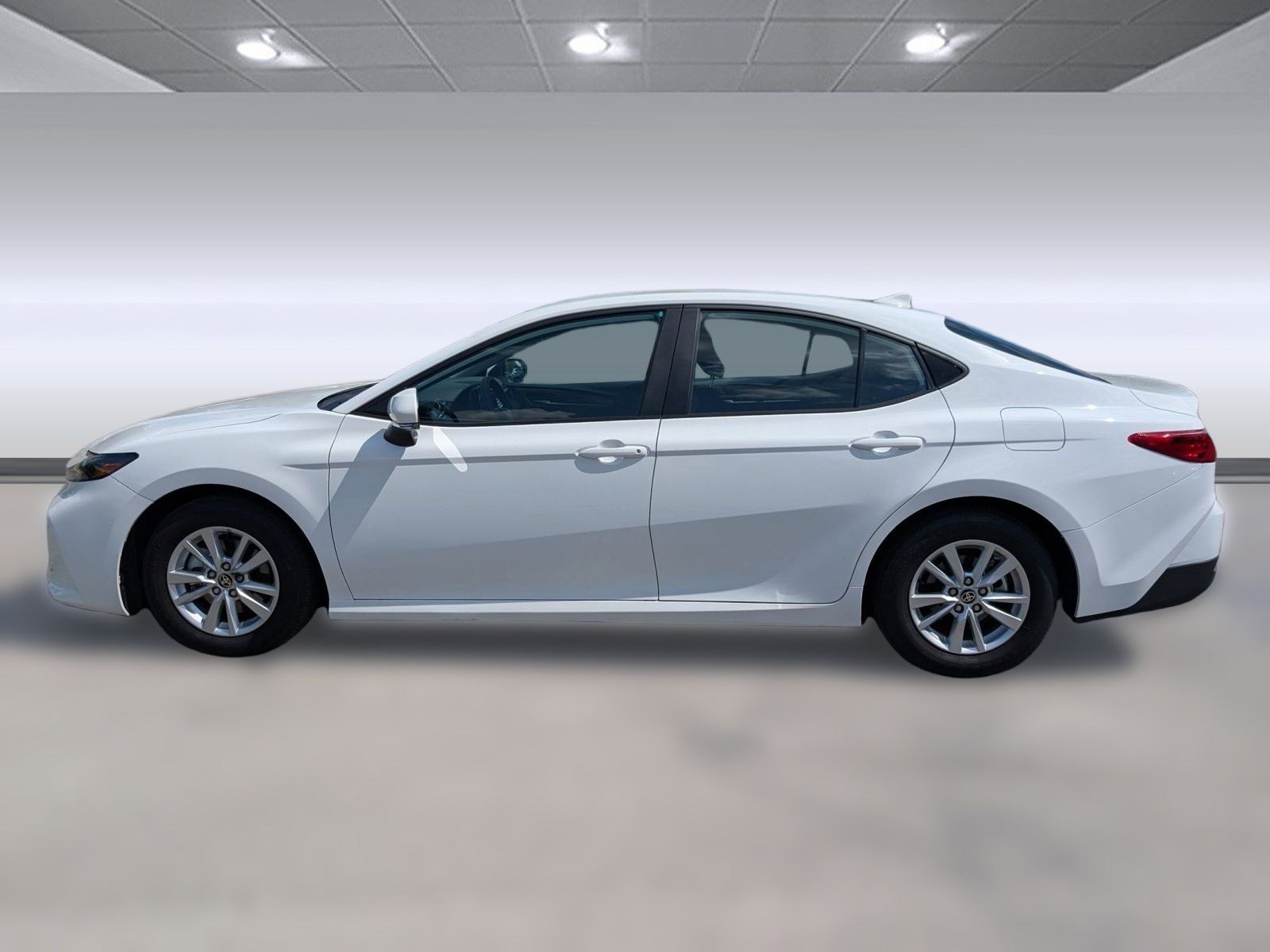 2025 Toyota Camry LE photo 2