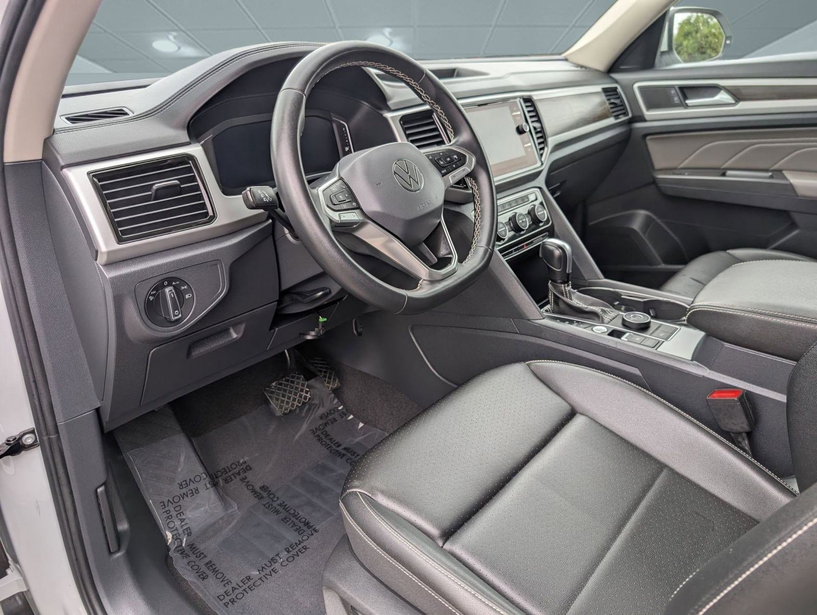 2023 Volkswagen Atlas V6 SE Technology photo 4