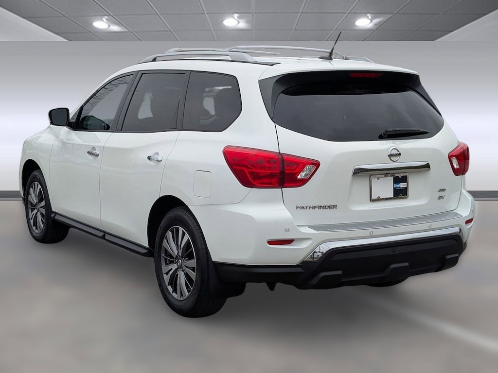 Used 2018 Nissan Pathfinder SV SUV