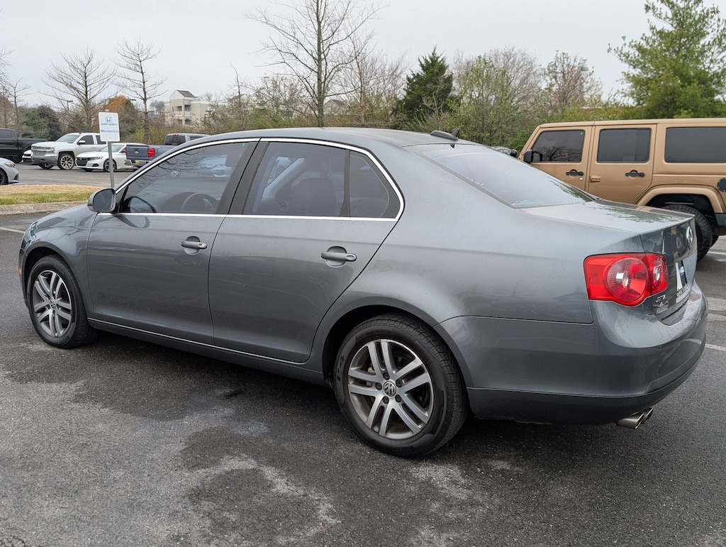 Used 2005 Volkswagen Jetta 2.5L Sedan