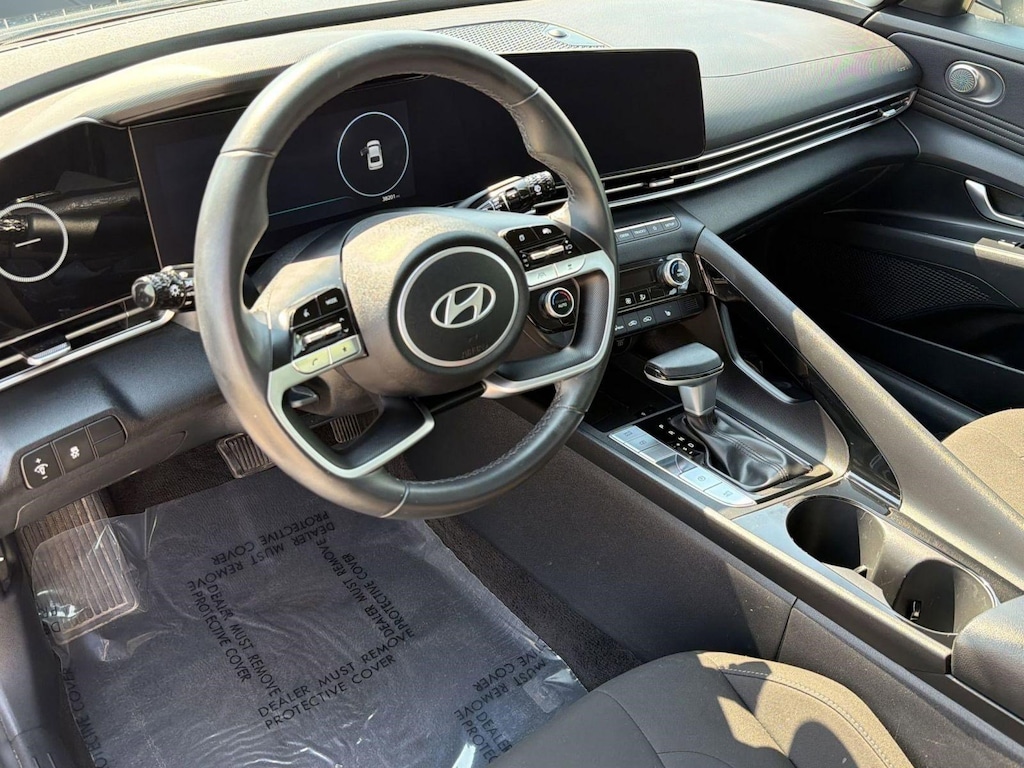 Used 2025 Hyundai Elantra SEL Convenience Sedan