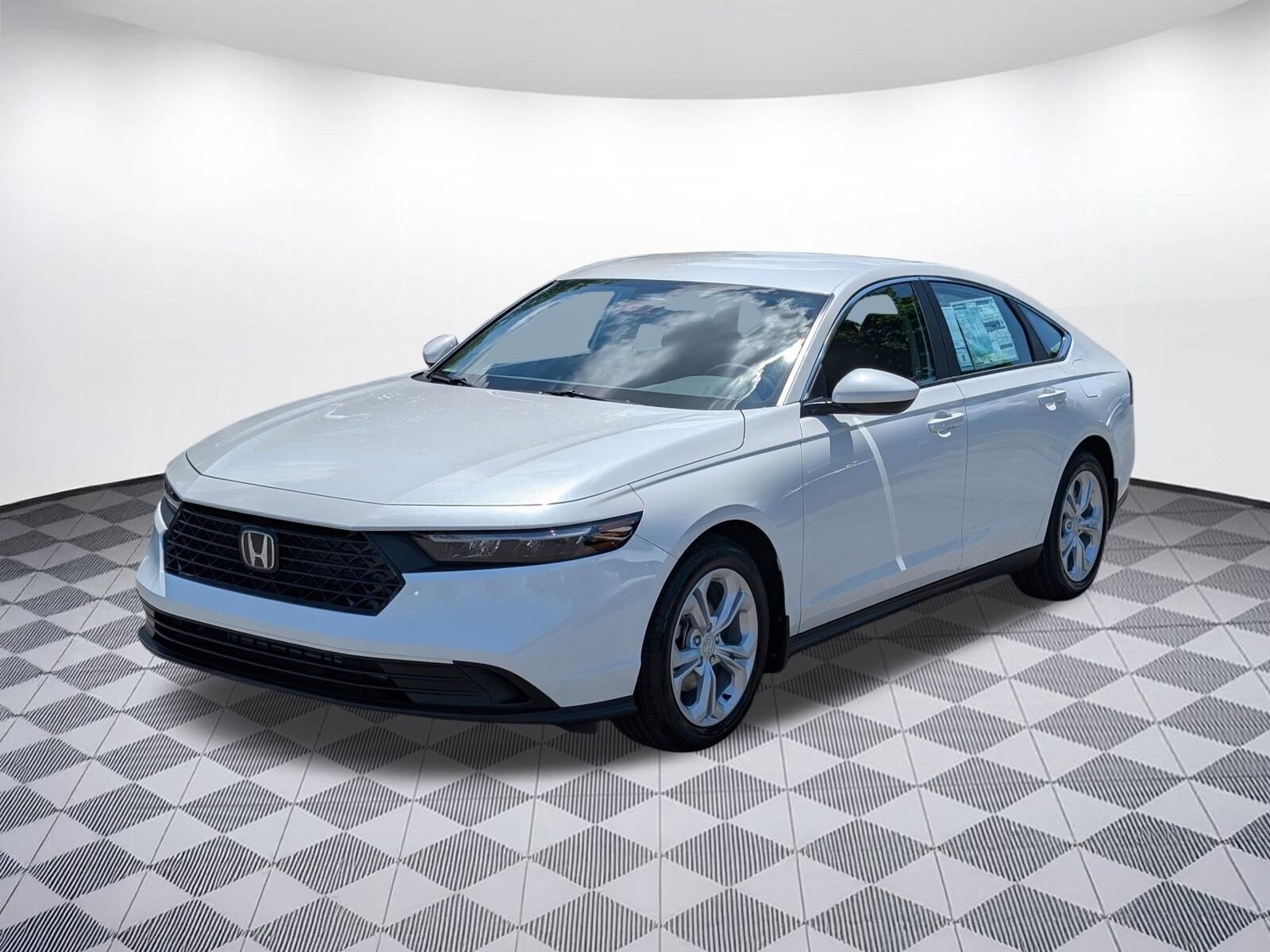 2025 Honda Accord LX photo 4