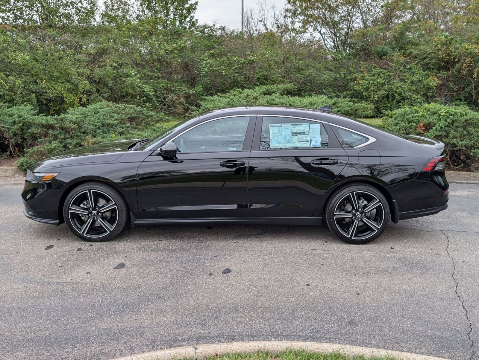 2025 Honda Accord Hybrid Sport photo 2